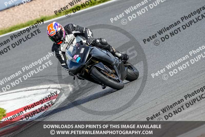 donington no limits trackday;donington park photographs;donington trackday photographs;no limits trackdays;peter wileman photography;trackday digital images;trackday photos